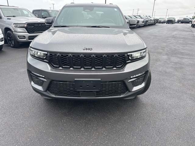 2025 Jeep Grand Cherokee Limited photo 3