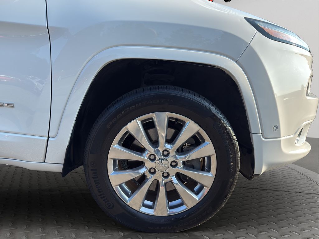 2016 Jeep Cherokee Overland photo 9