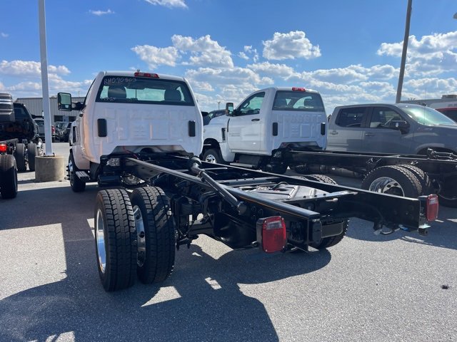 2024 Chevrolet Silverado 6500HD Work Truck photo 3