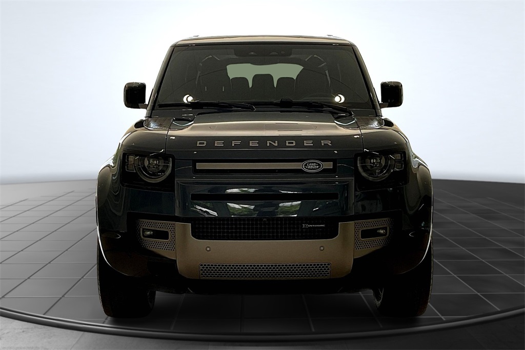 2022 Land Rover Defender 110 X-Dynamic SE photo 3