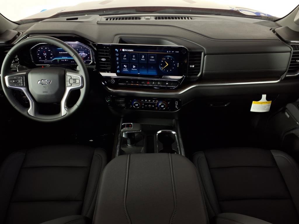 2025 Chevrolet Silverado 1500 RST photo 3