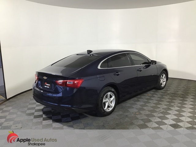 2018 Chevrolet Malibu LS photo 3