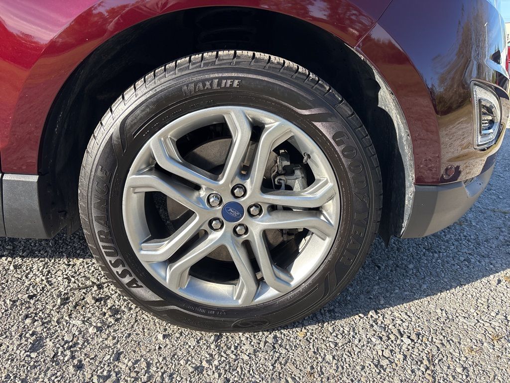 2018 Ford Edge Titanium photo 12
