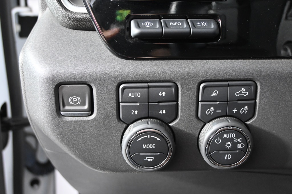 2023 Chevrolet Silverado 1500 High Country photo 21