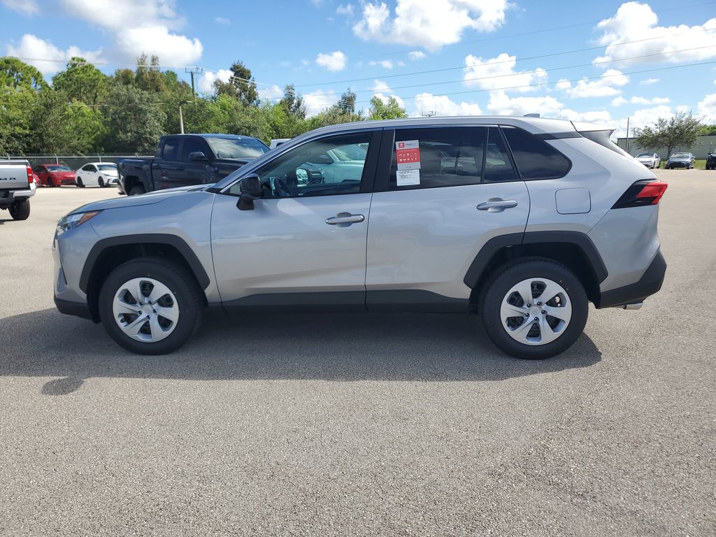 2025 Toyota RAV4 LE photo 8