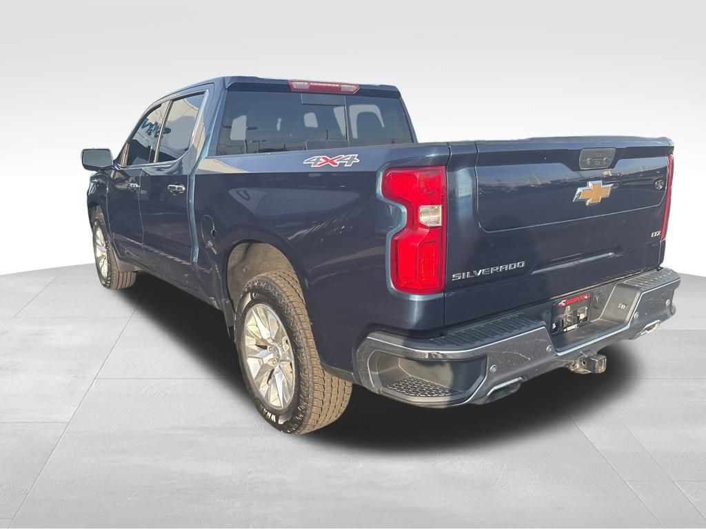 2021 Chevrolet Silverado 1500 LTZ photo 3