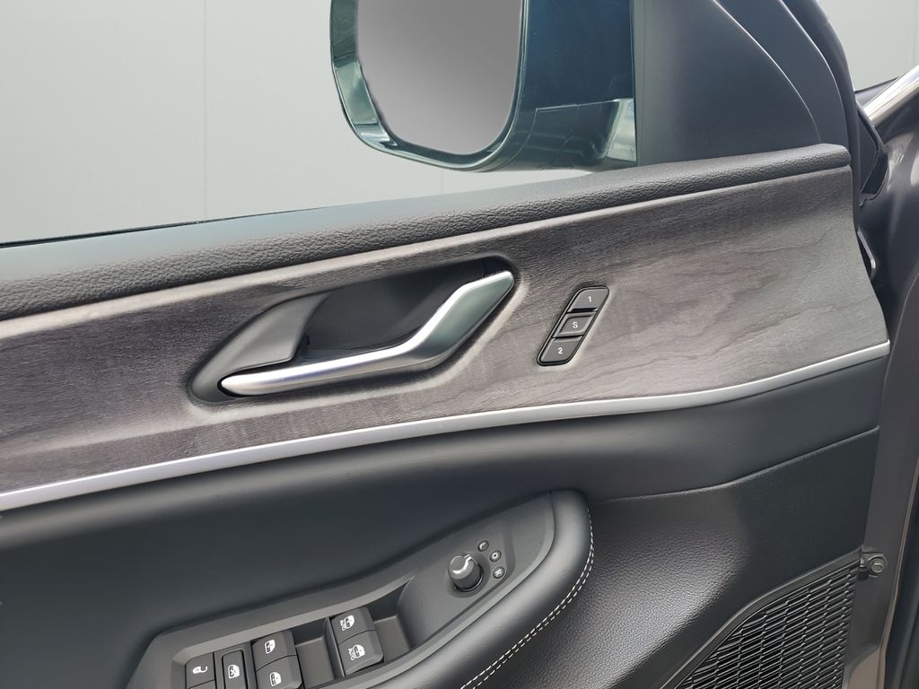 2025 Jeep Grand Cherokee Limited photo 26