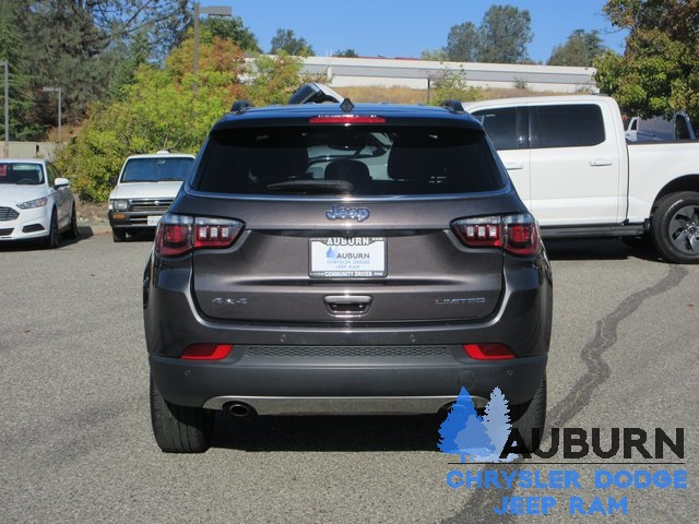 2023 Jeep Compass Limited photo 2