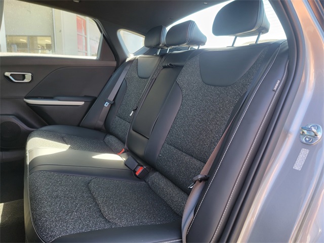 2025 Kia K4 GT-Line photo 12