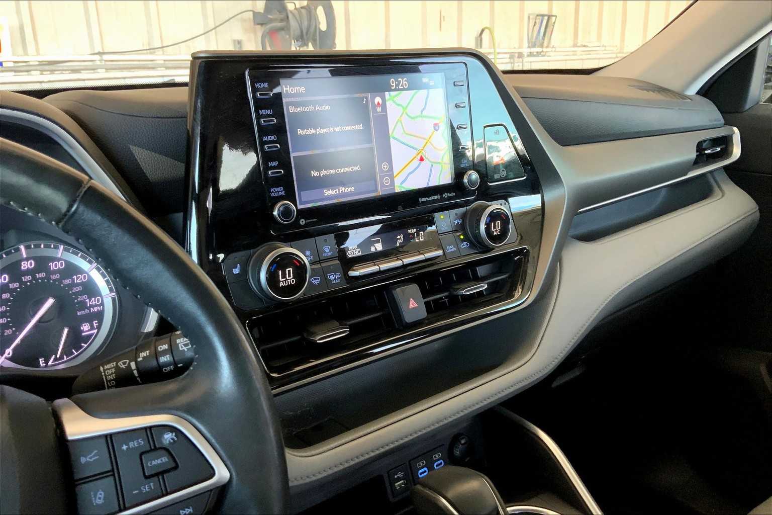 2022 Toyota Highlander XLE photo 11