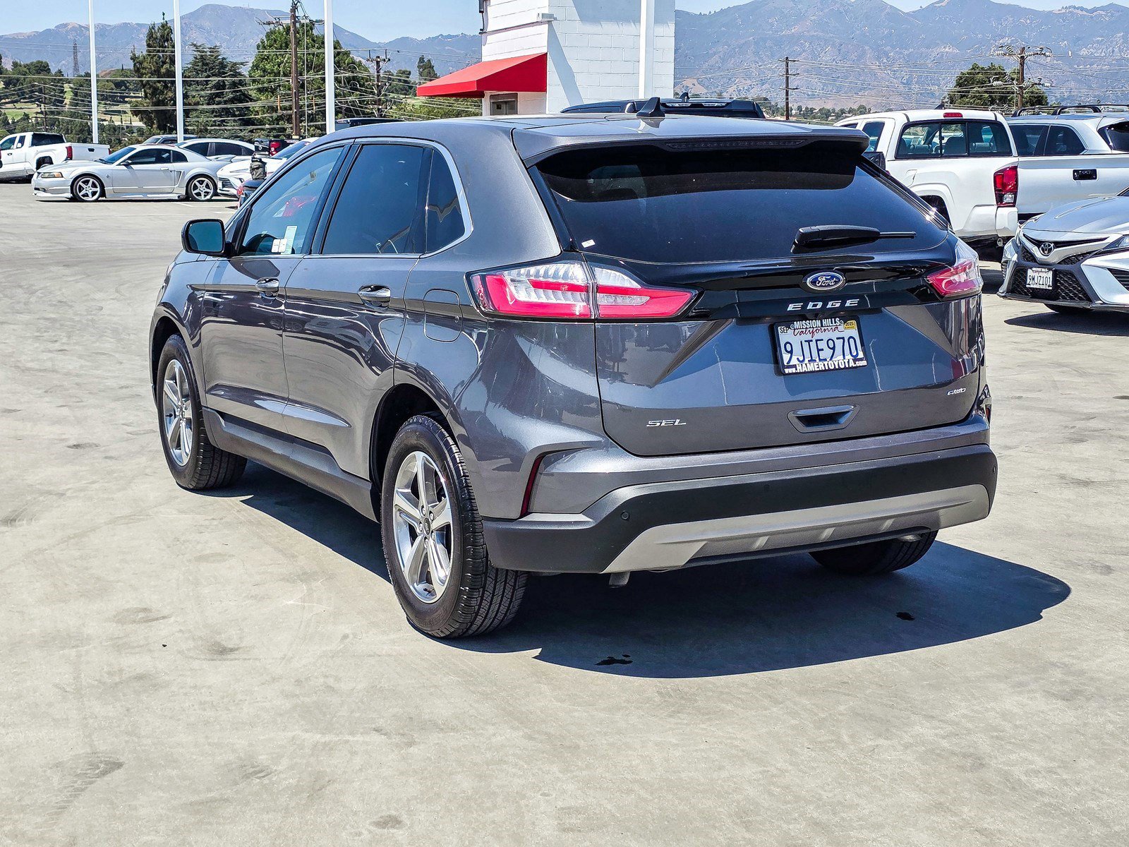 2023 Ford Edge SEL photo 4