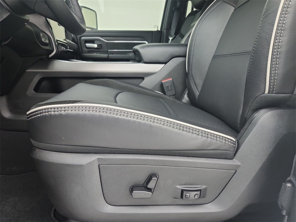 2026 Ram 2500 Laramie photo 19