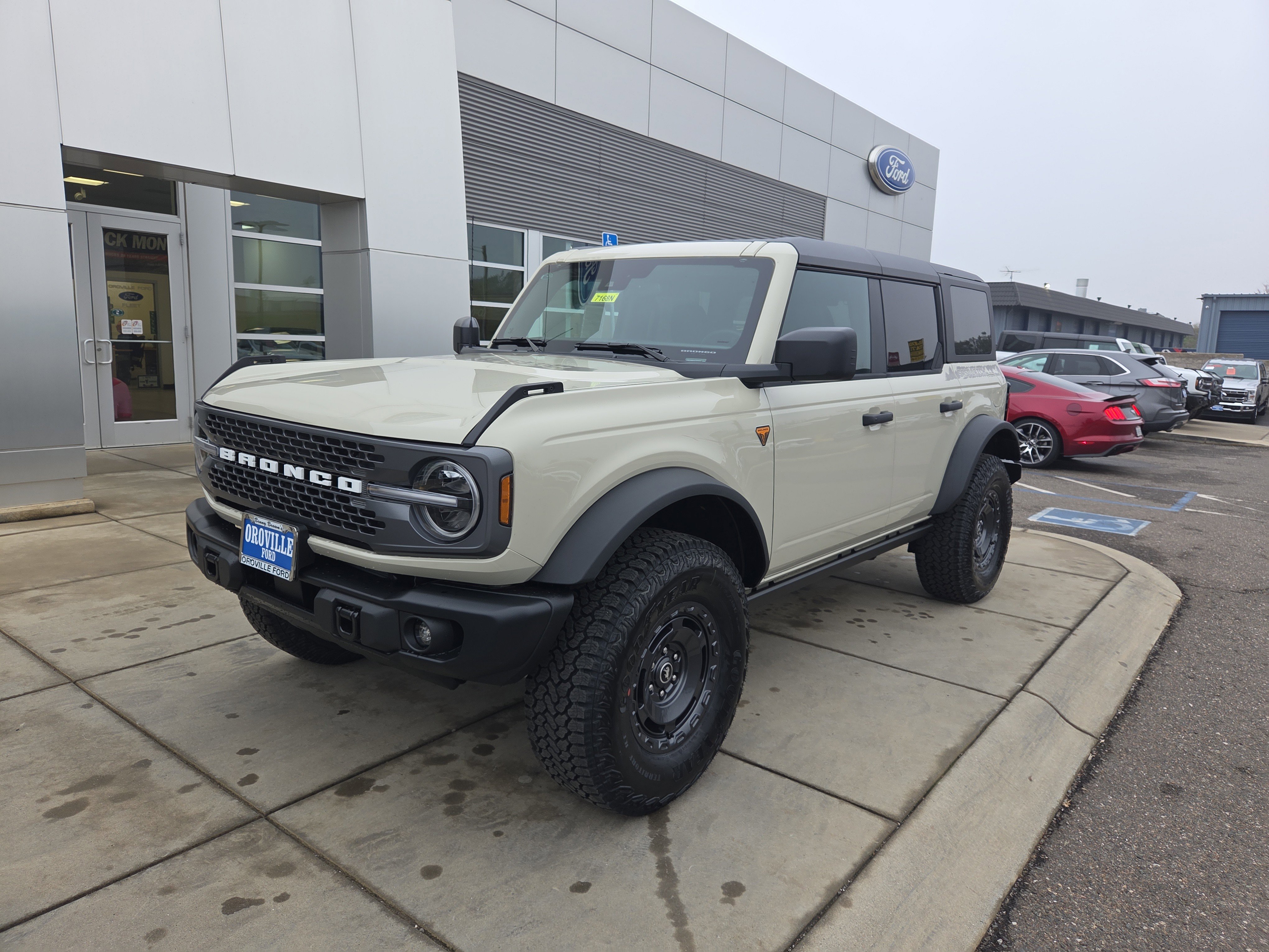 2025 Ford Bronco 4-Door Badlands's photo