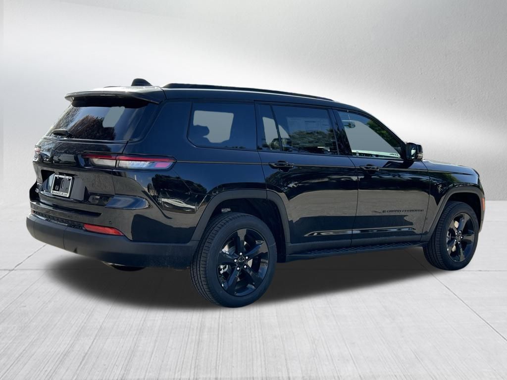 2025 Jeep Grand Cherokee Limited photo 4
