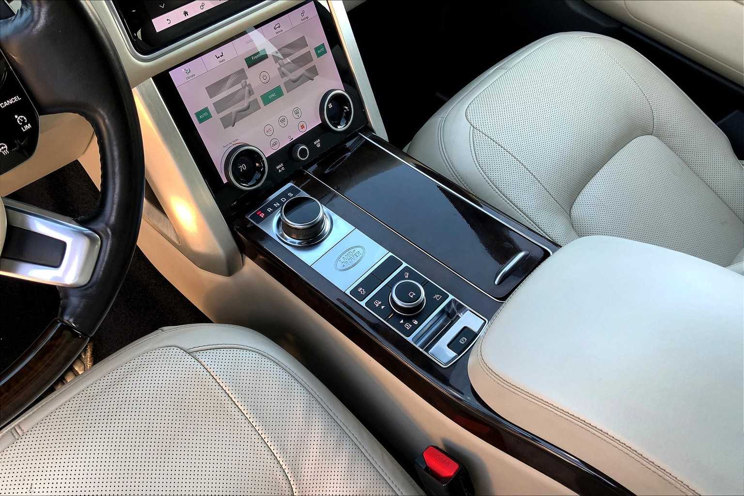 2019 Land Rover Range Rover HSE photo 13