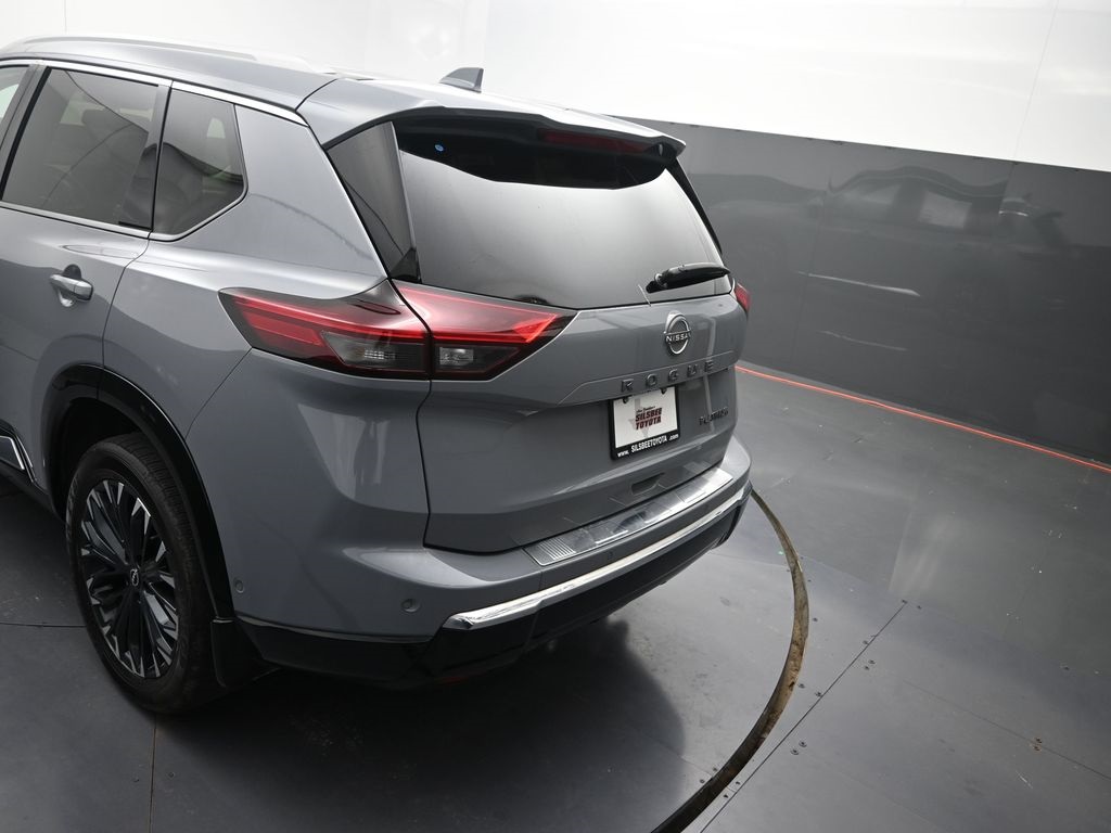 2024 Nissan Rogue Platinum photo 3