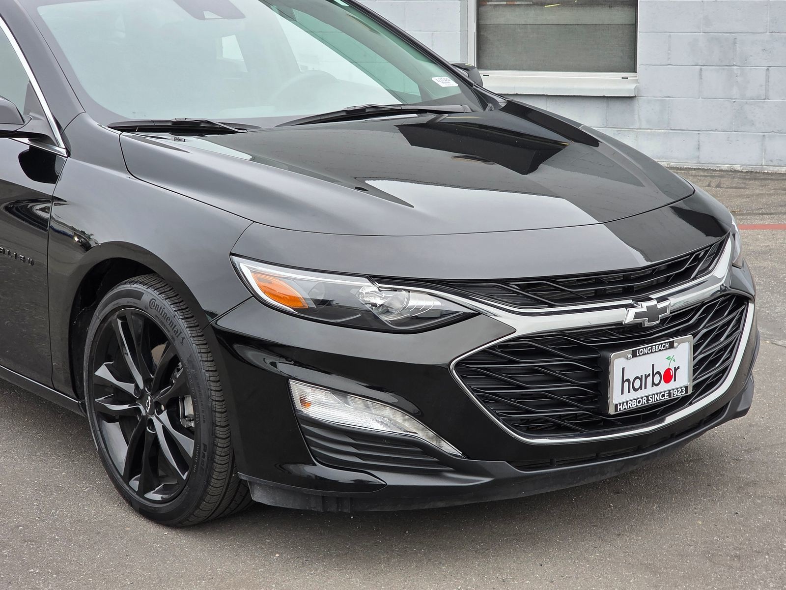 2025 Chevrolet Malibu 1LT photo 2