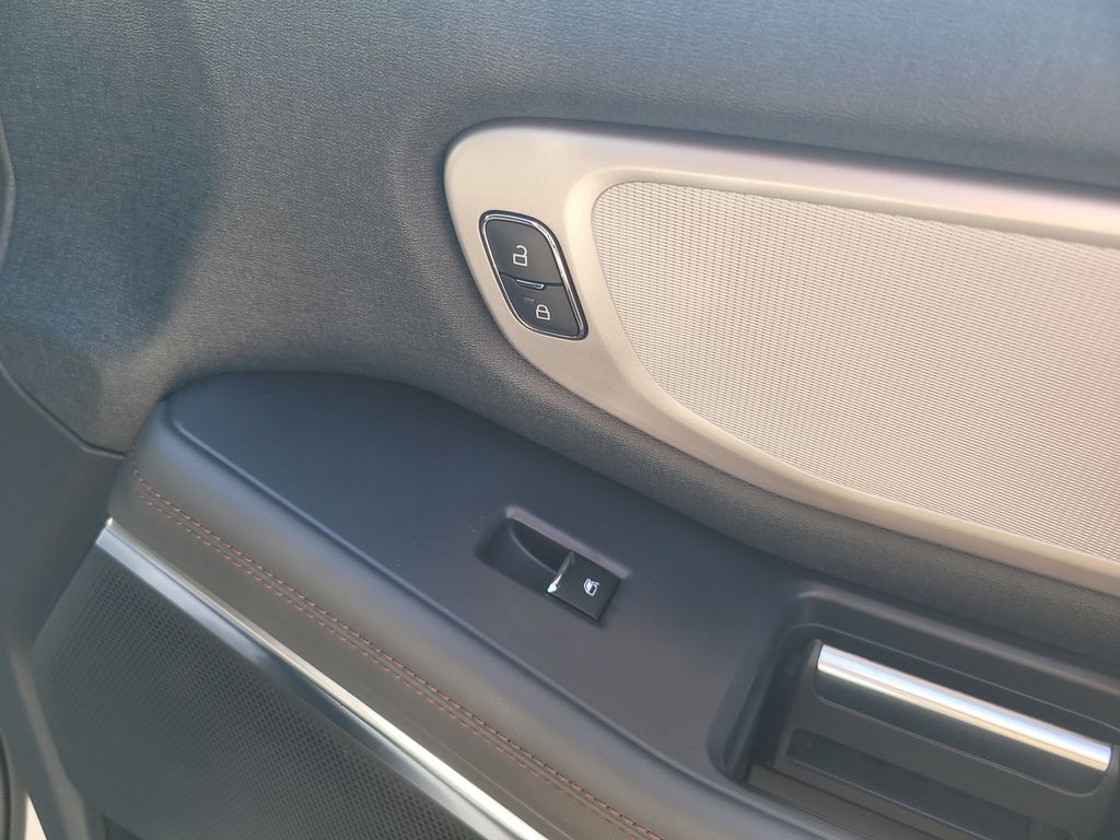 2025 Ford Expedition photo 30