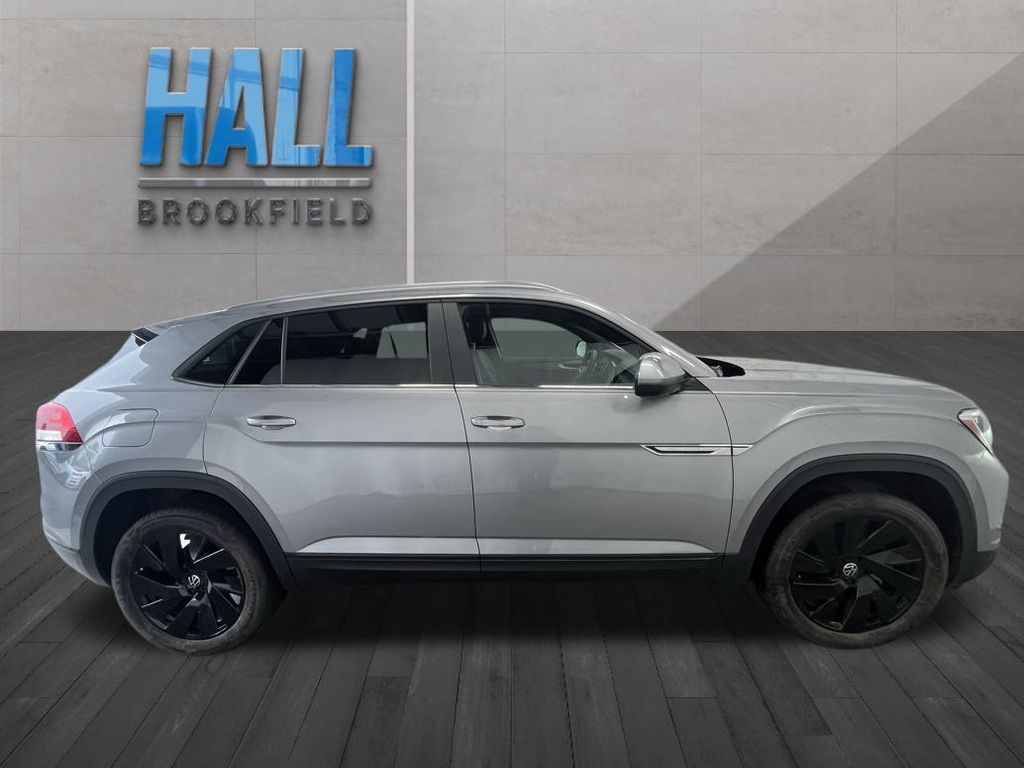 2024 Volkswagen Atlas Cross Sport SE Technology photo 6