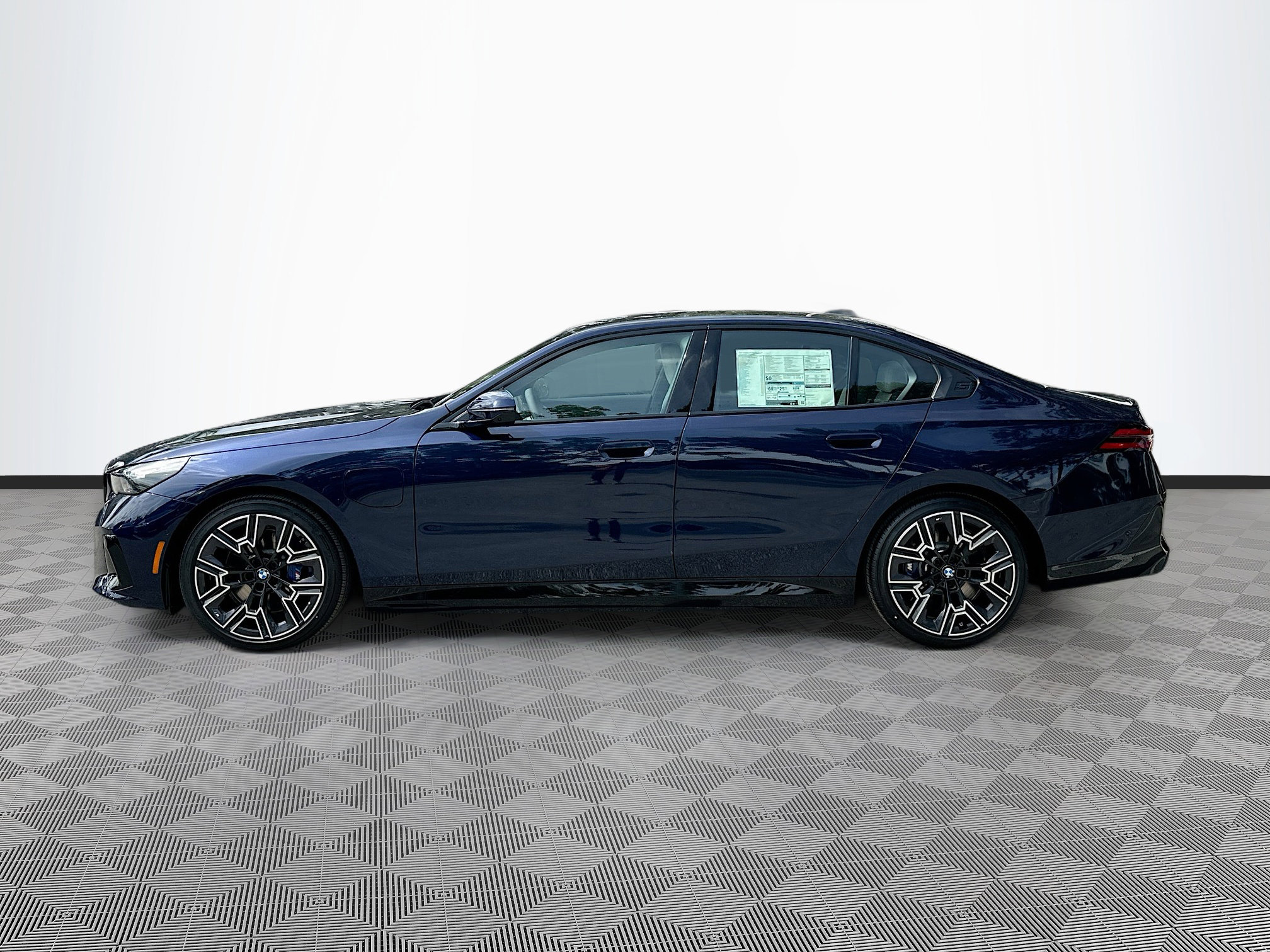 2026 Bmw 550e xDrive photo 4