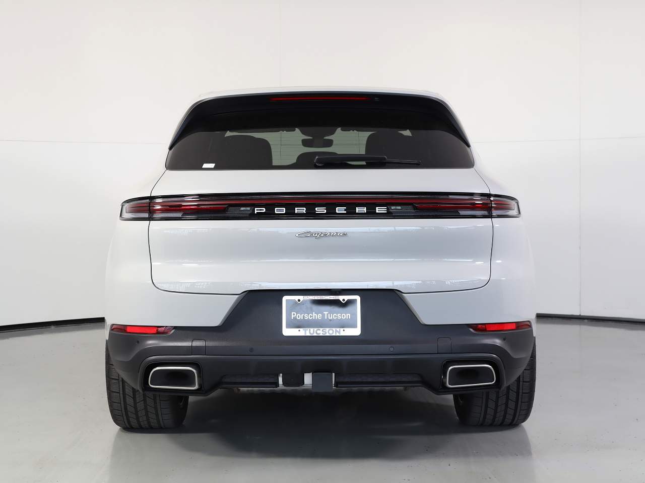 2025 Porsche Cayenne E-Hybrid photo 6