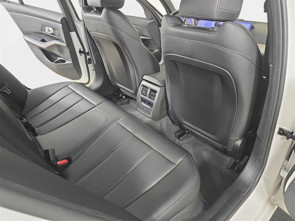 2025 Bmw 330i xDrive photo 10