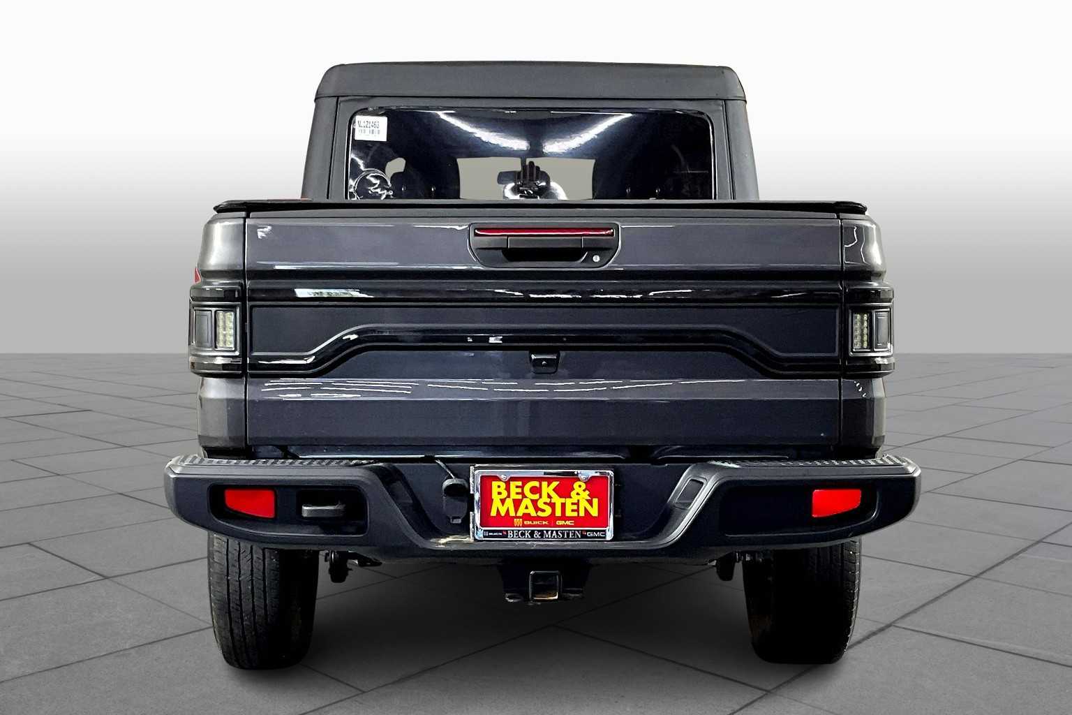 2022 Jeep Gladiator Sport photo 4