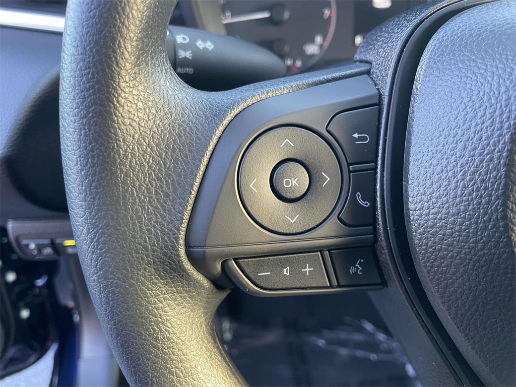 2025 Toyota Corolla LE photo 21