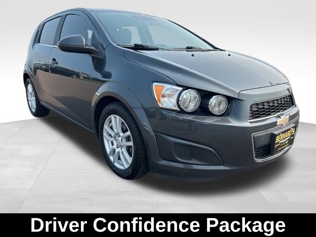 2016 Chevrolet Sonic LT photo 3
