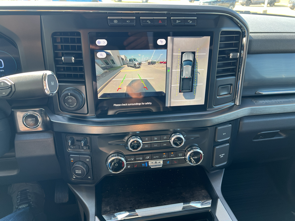 2023 Ford F-350 Lariat photo 27
