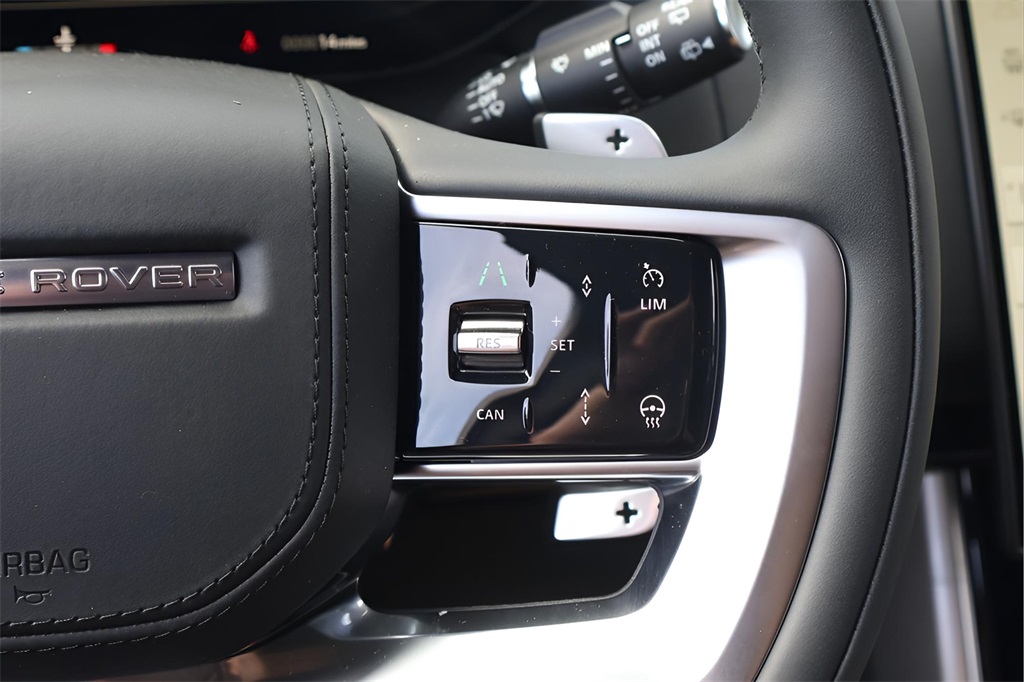 2025 Land Rover Range Rover SE photo 20