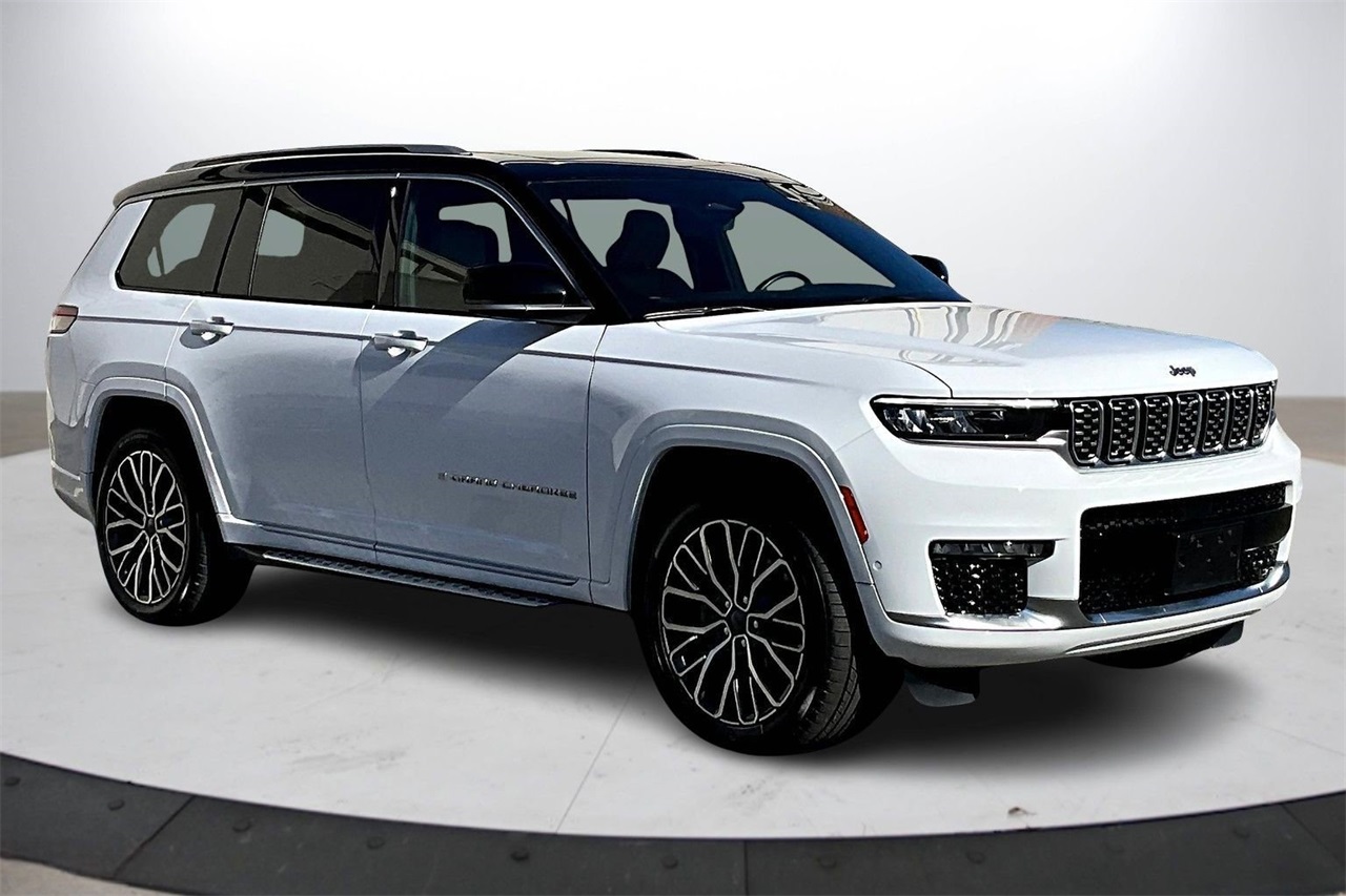 2023 Jeep Grand Cherokee L Summit Reserve's photo