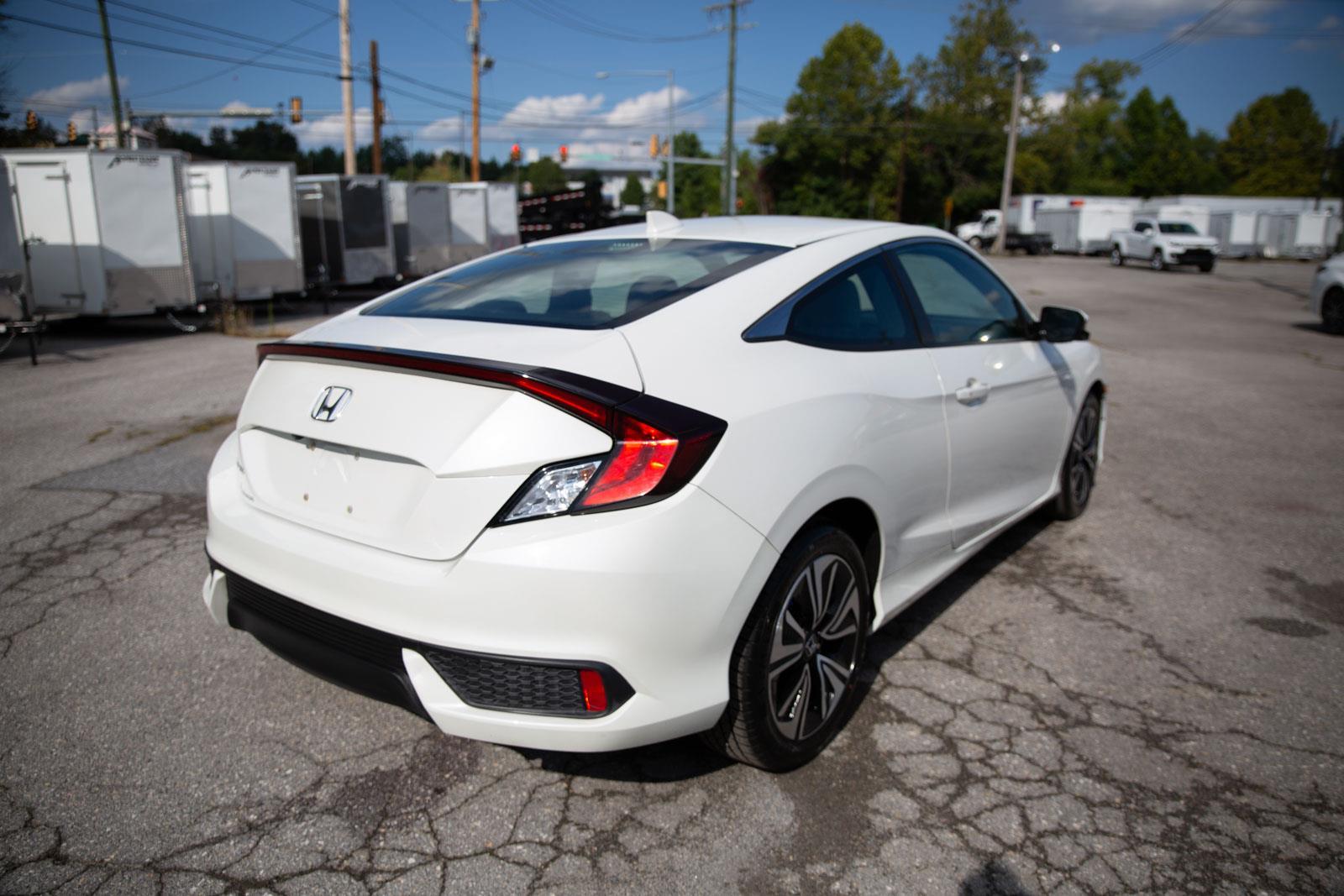 2017 Honda Civic EX photo 3