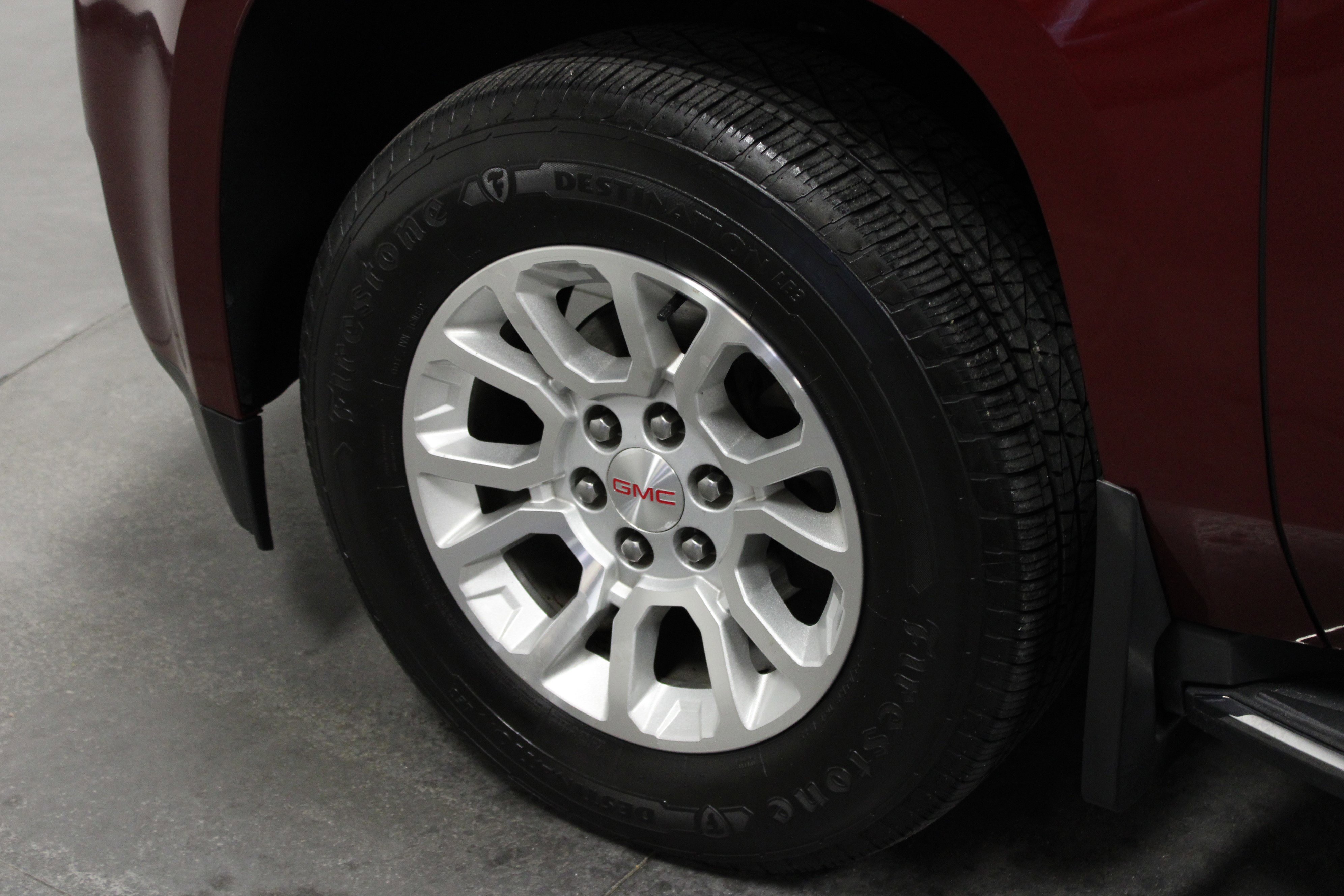 2017 Gmc Yukon SLT photo 8