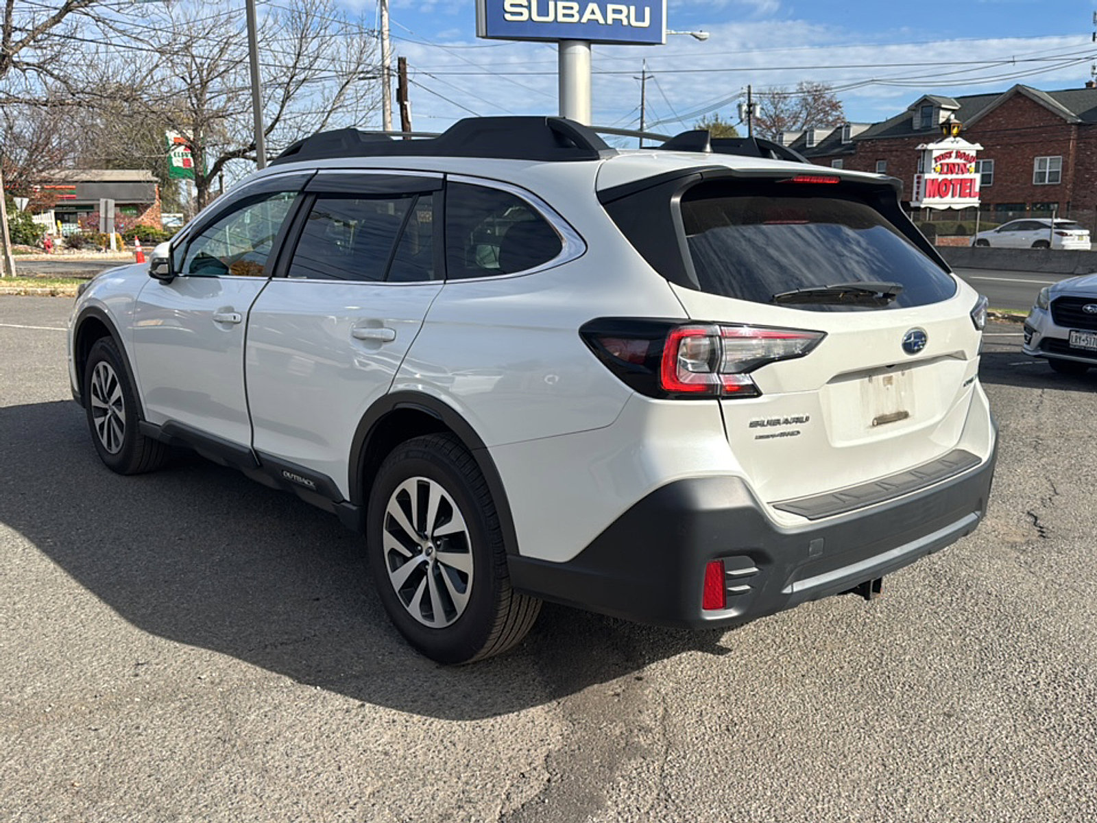2021 Subaru Outback Premium photo 2
