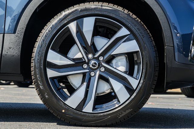 2026 Volvo XC40 photo 13