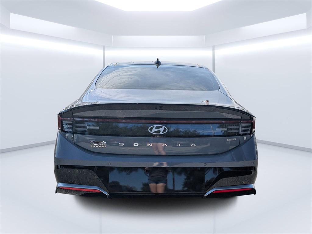 2025 Hyundai Sonata Hybrid Limited photo 4
