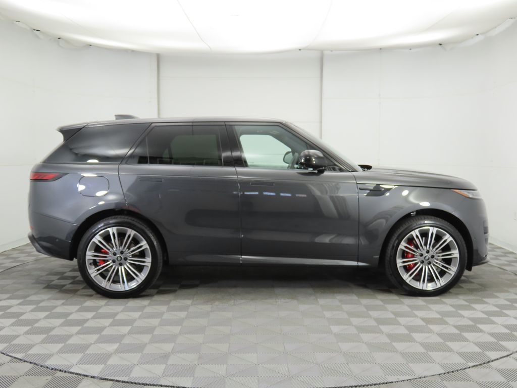 2025 Land Rover Range Rover Sport SE photo 2