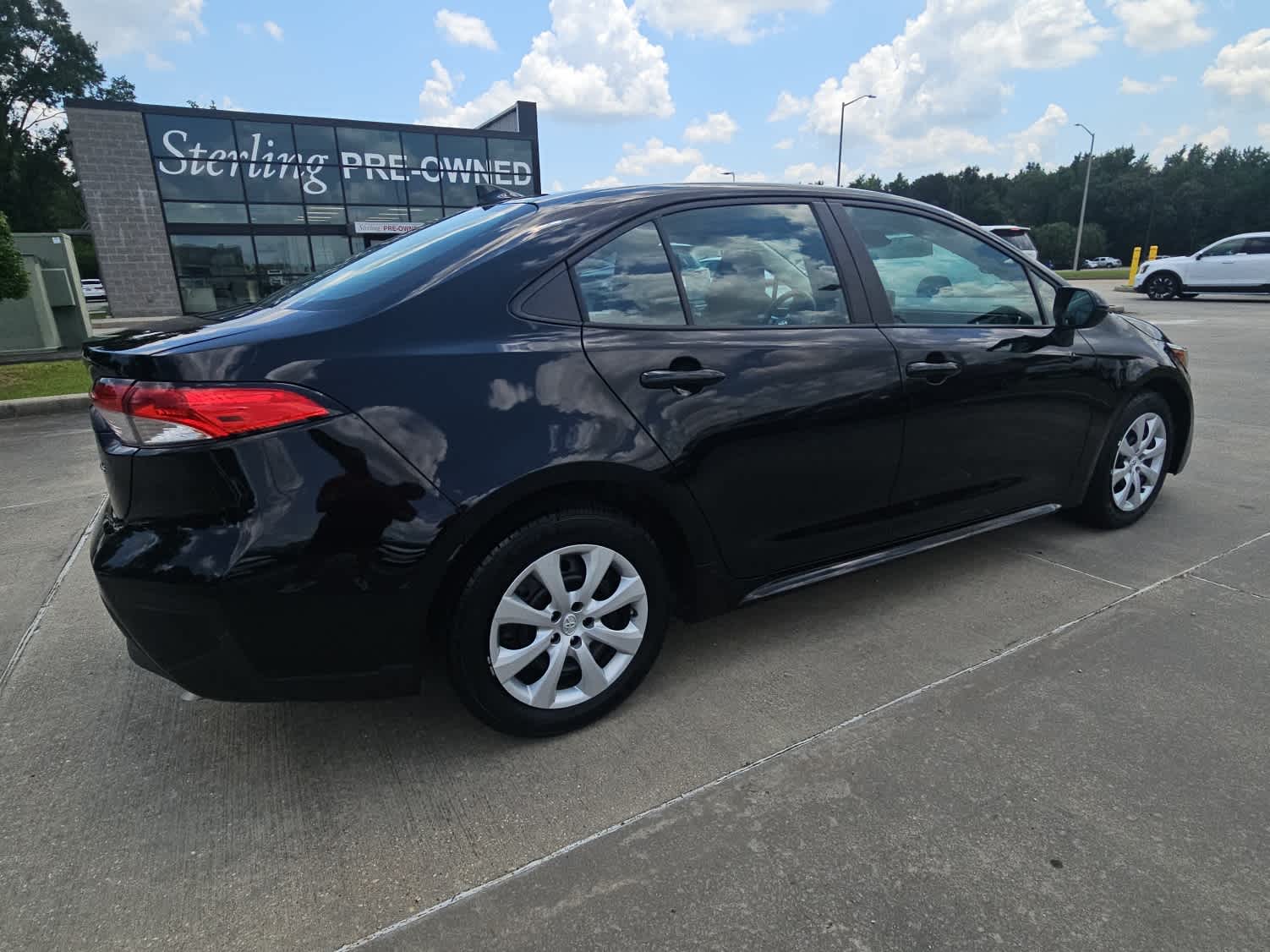 2024 Toyota Corolla LE photo 2