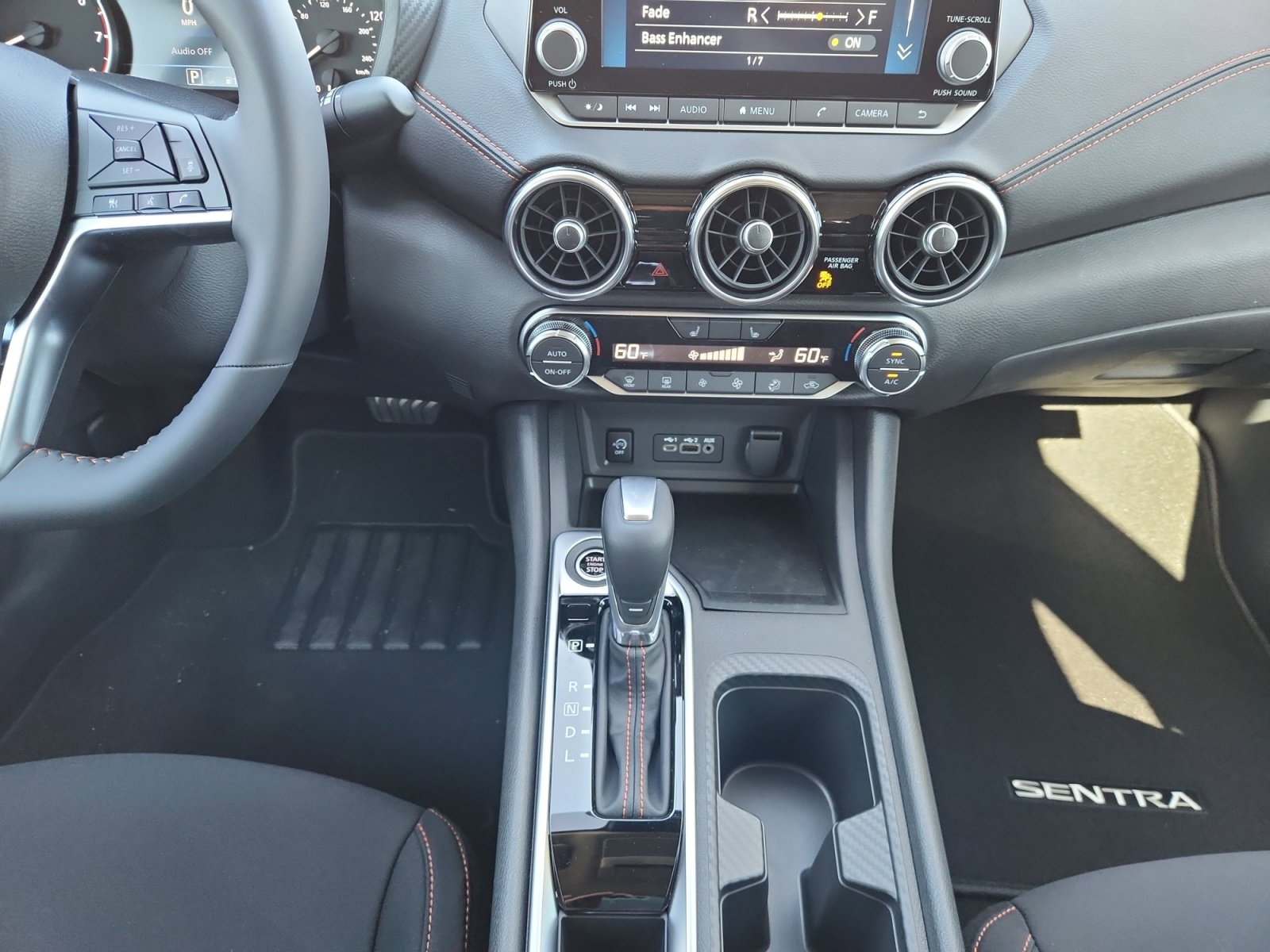 2025 Nissan Sentra SR photo 19