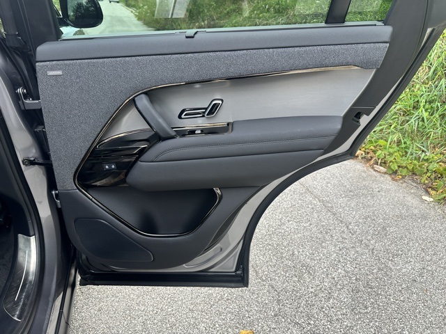 2025 Land Rover Range Rover Sport SE photo 21
