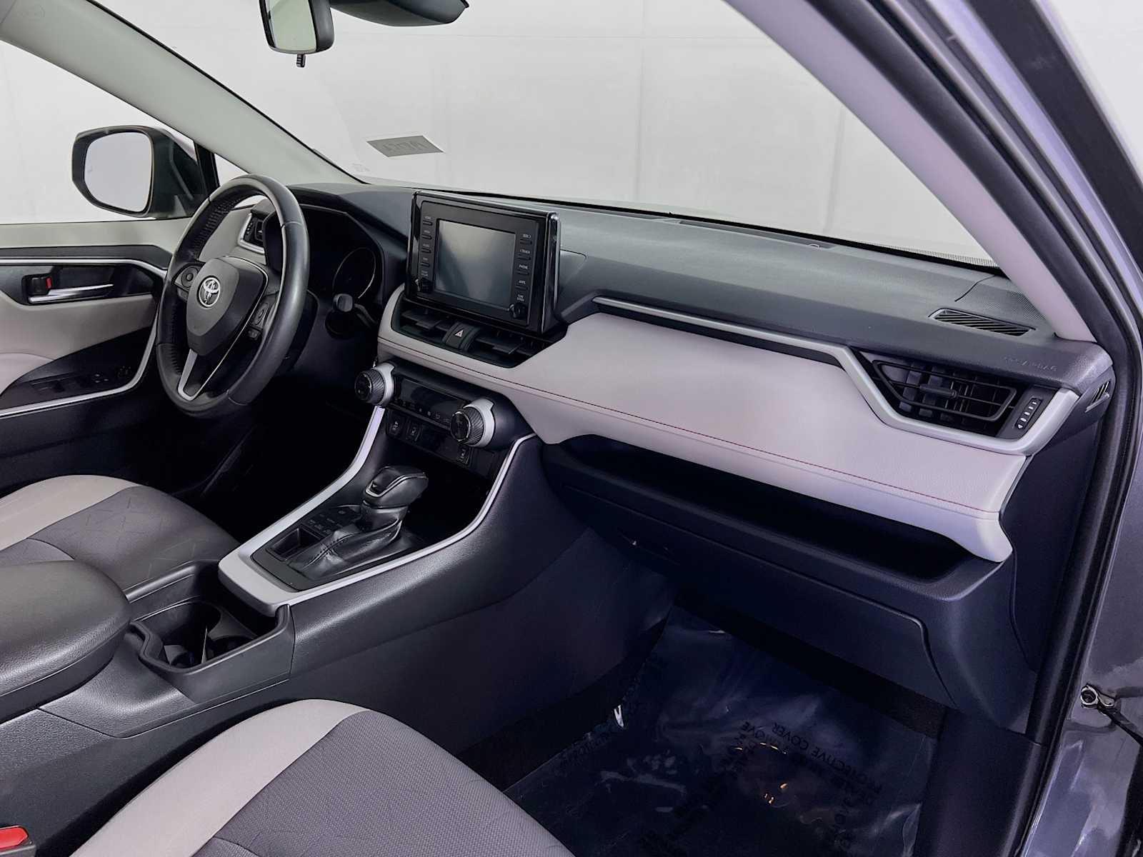 2019 Toyota RAV4 XLE photo 25