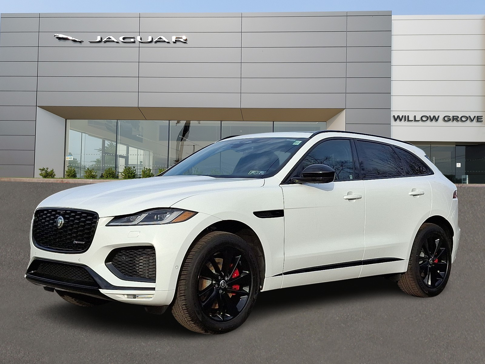 2025 Jaguar F-PACE R-Dynamic S's photo