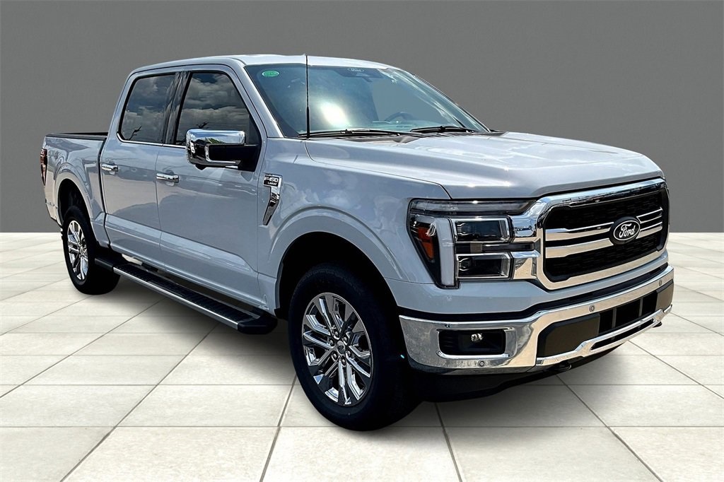 2025 Ford F-150 Lariat photo 2