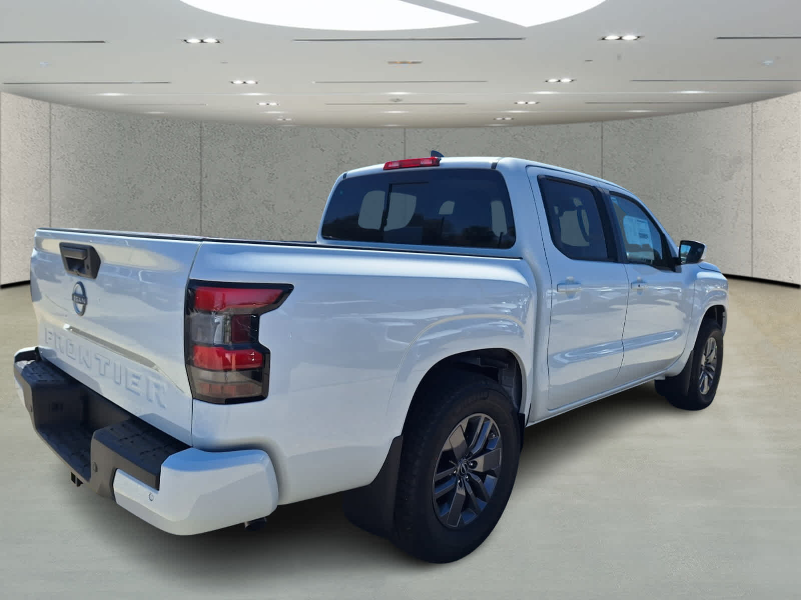 2025 Nissan Frontier Crew Cab SV photo 5