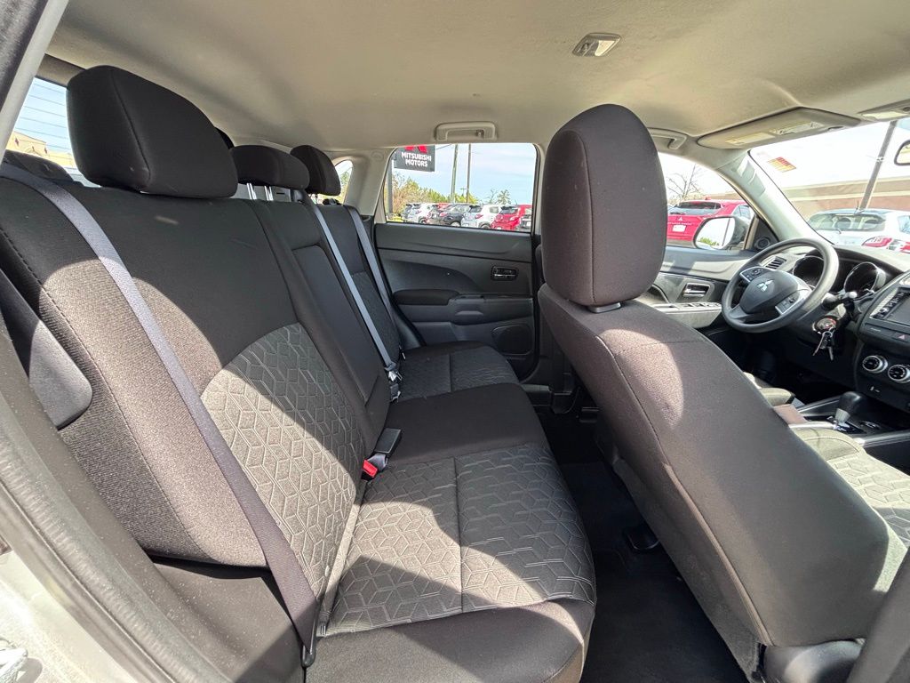 2024 Mitsubishi Outlander Sport ES photo 17