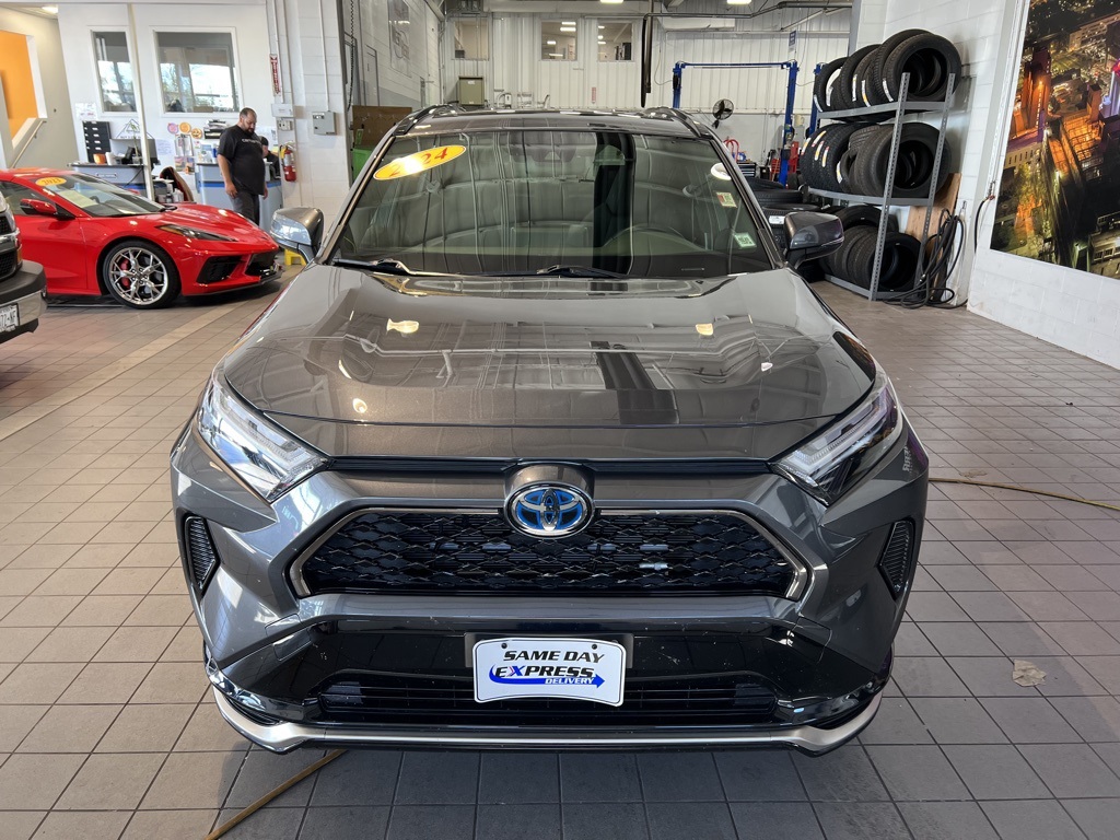 2024 Toyota RAV4 Prime SE photo 2