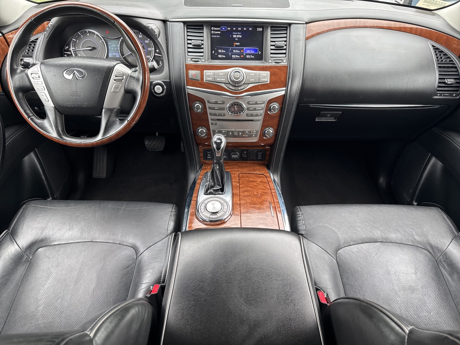2019 Infiniti QX80 Luxe photo 2
