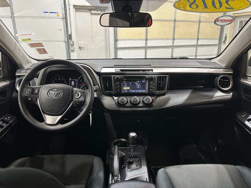 2018 Toyota RAV4 LE photo 18