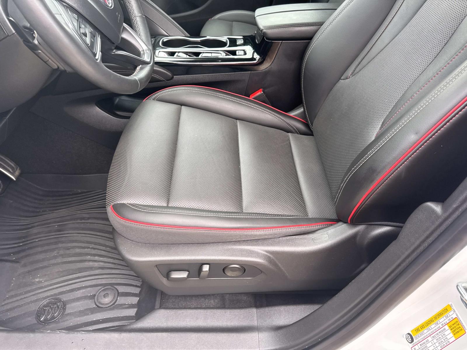 2022 Buick Envision Essence photo 16